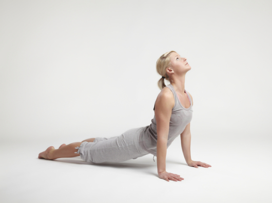 joga cvicenie fitnes chrbtica nestandard2 530x397 Ako sa dostať do formy? Presnejšie v čom?